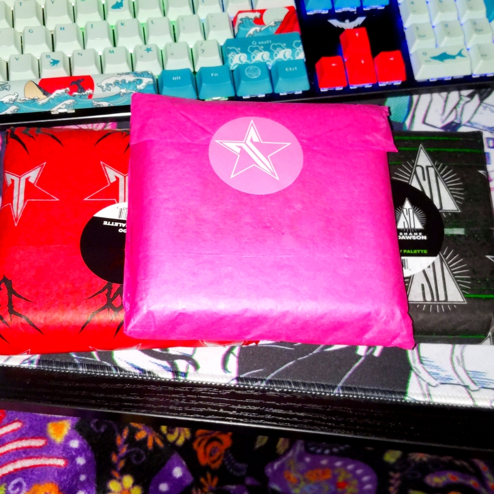 Jeffree star✨ pallet bundle! NBO